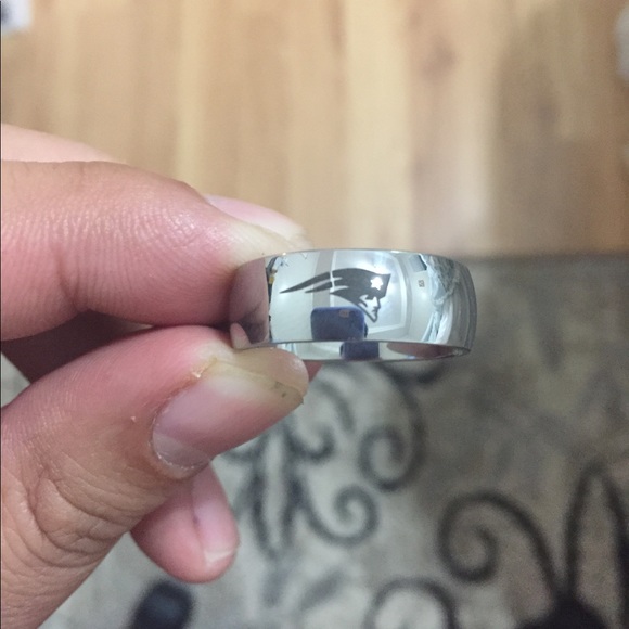 Silver Arc New England Patriots Ring - Picture 2 of 4